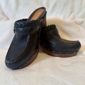 Earthies Black Leather Clogs with Braided Accent